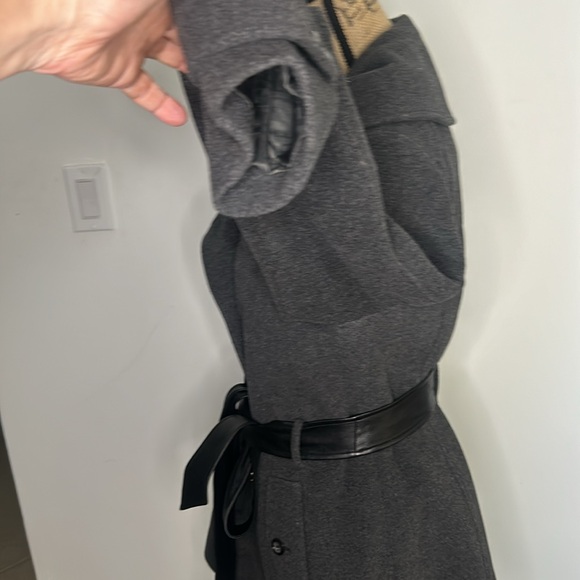 Saks - Picture 9 of 13